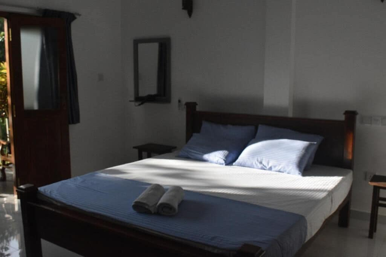 Room 5, Villa Shiny Aura, Hikkaduwa
