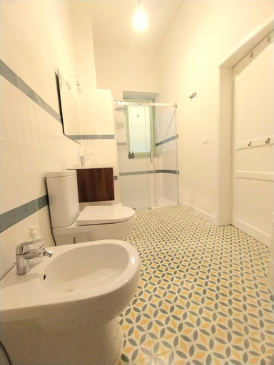 Bathroom 3, I Pizzuti, Syracuse