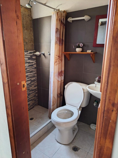 Bathroom 4, Hostal Villa San Juan, Topagá