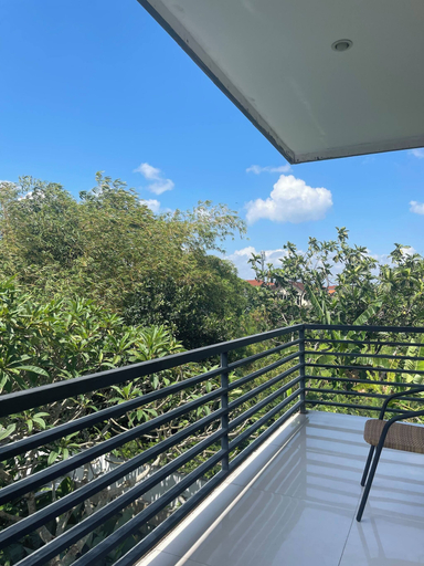 Balcony 2, 3 BR, 250 Sqmt villa, Terrace, 10 min Finns, Badung