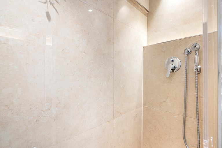 Bathroom 3, Suite "Faenza", Duomo a 2 passi, WiFi e AC, Florence