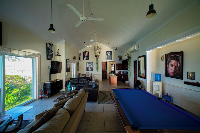 Living area 3, Stylish 3BR Penthouse Ocean Views, Sosúa Center, Sosua