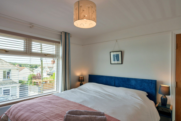 Room 3, Peaceful Lochside Retreat for 4, Cornwall