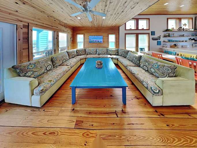 Sport & Beauty, The Fire Escape by Silver Sands Vacation Rentals, Nueces