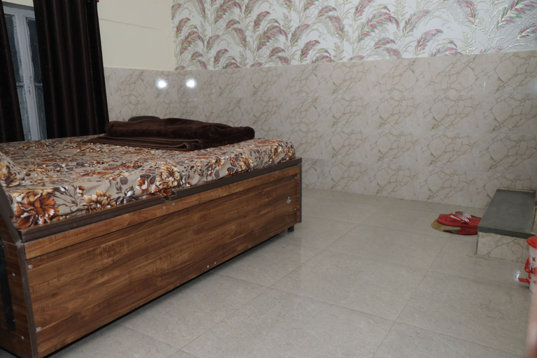 Room 3, RAJ BHOJ RESTAURANT & HOTAL, Ajmer