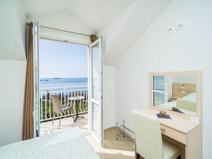 Bedroom 2, Villa Samba- Premium One-Bedroom Apartment with Balcony and Sea View, Župa Dubrovačka
