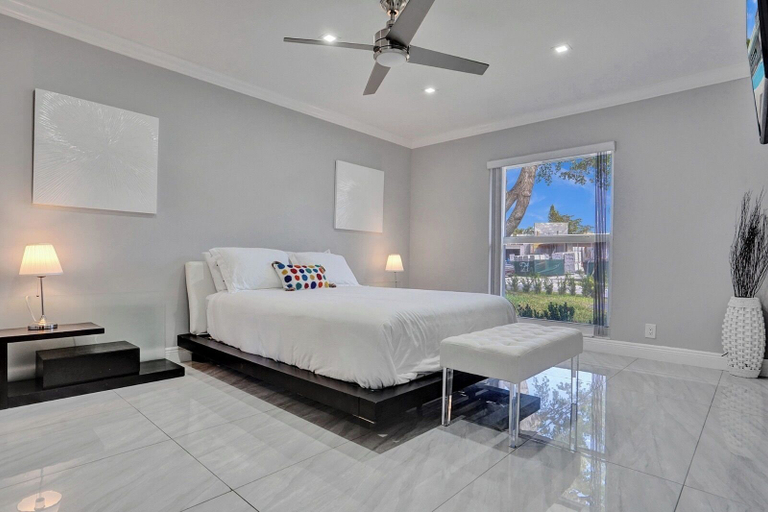 Room 4, Luxury 6BR Villa Near Hollywood, Broward