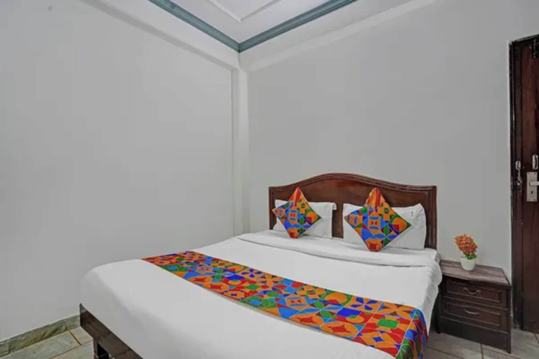 Room 4, Fabhotel Iconic Residency, Delhi