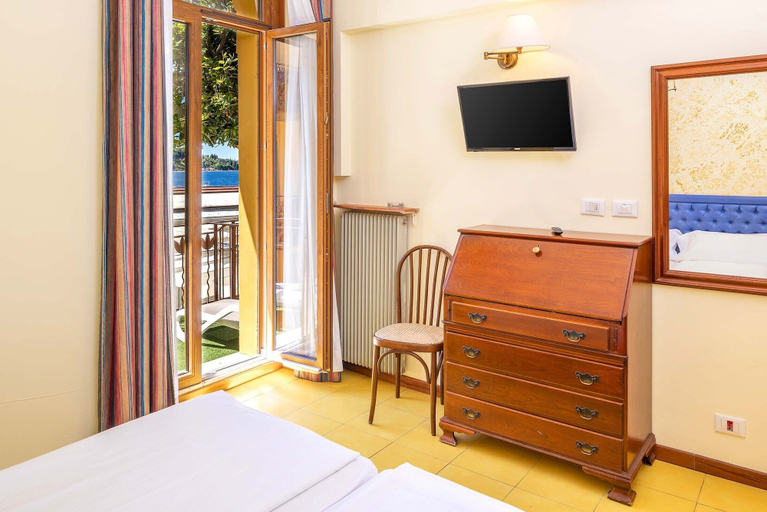 Bedroom 4, Hotel Malcesine, Verona