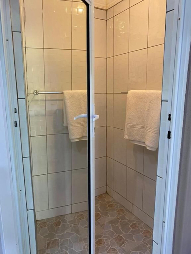 Bathroom 4, Green Whisper BnB, Mutare