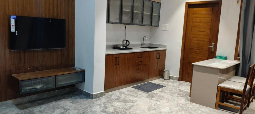 Others 5, ROYALE INN, Nagappattinam