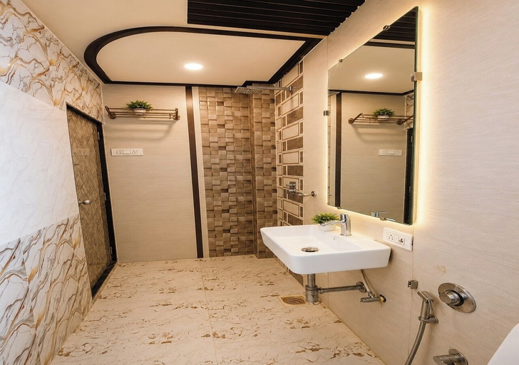Bathroom 5, New Seven Hills By Glitz Hotels, Mumbai Suburban