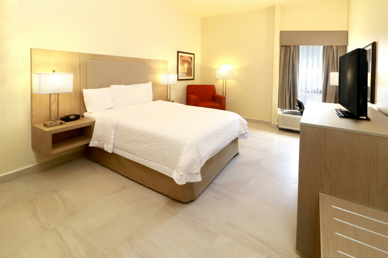 Bedroom 3, Hampton Inn By Hilton Monterrey-Airport, Apodaca