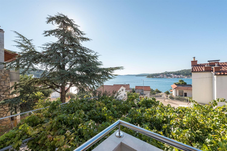 Others 5, Apartments Snjezana, Tisno