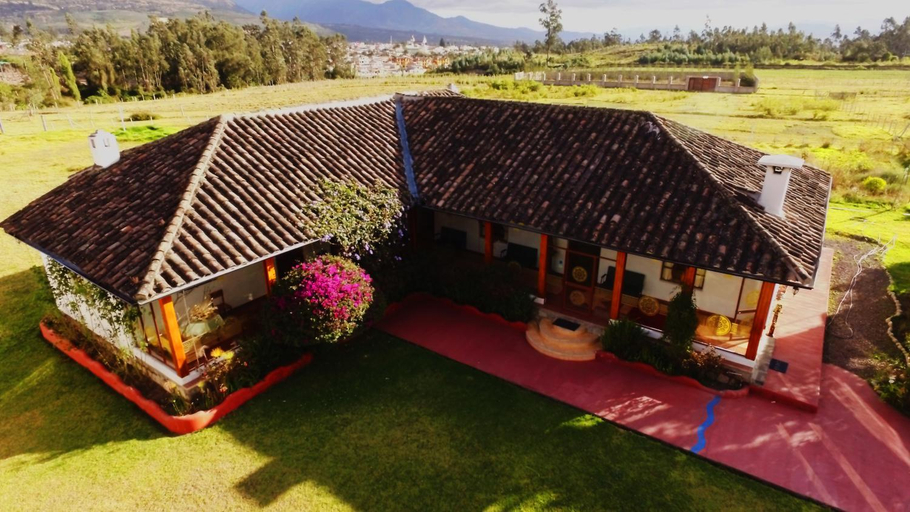 Exterior view 2, B&B Cotacachi Hosteria Oro Azul, Cotacachi