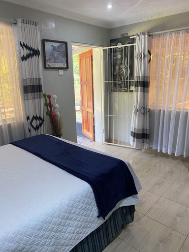 Room 3, Green Whisper BnB, Mutare