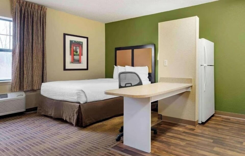 Bedroom 3, Studio 6 Extended Stay Rochester Greece NY, Monroe