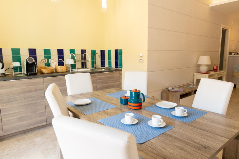 Facilities 3, B&B Fronte del Porto, Salerno