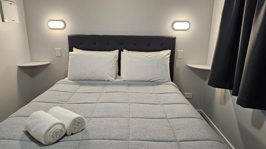 Bedroom 3, Sunset Caravan Park Woolgoolga, Coffs Harbour - Pt B