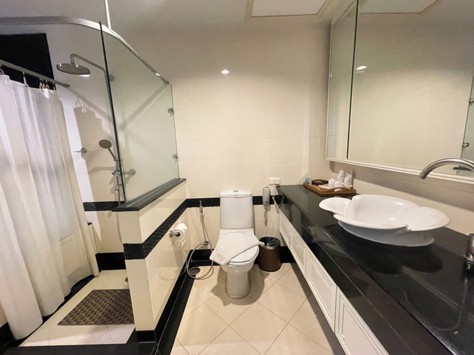 Bathroom 3, Fairtex Sports Club And Hotel, Pattaya