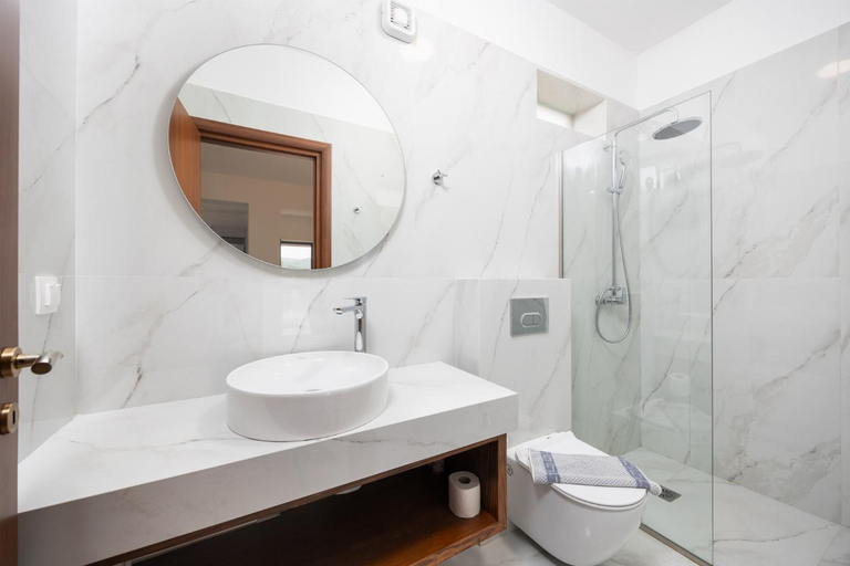 Bathroom 4, Villa Gerani Panorama, Crete
