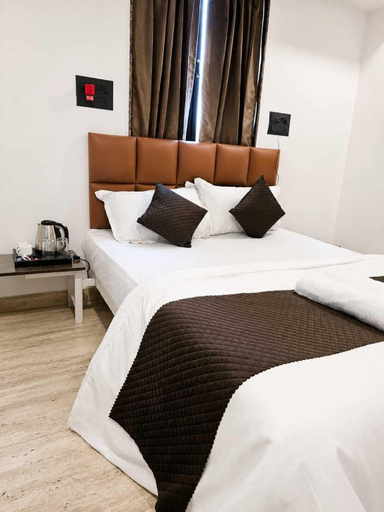 Room 5, HOTEL PUNE GRAND, Pune