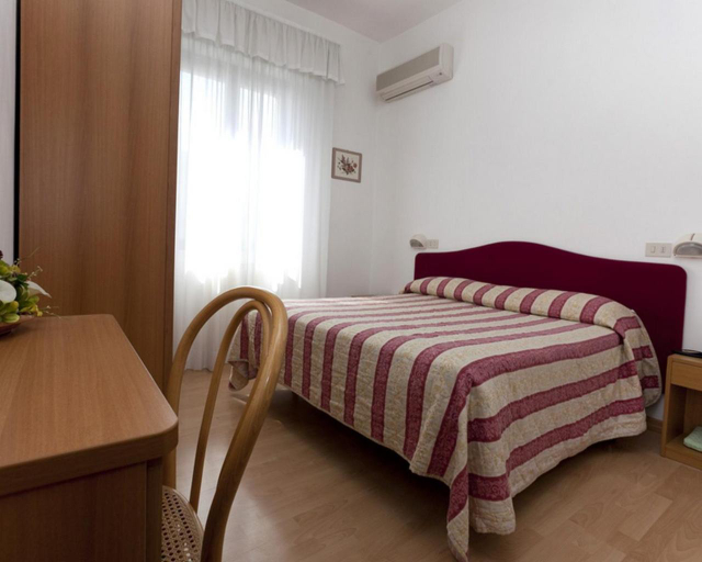Bedroom 3, Hotel Perugina, Siena
