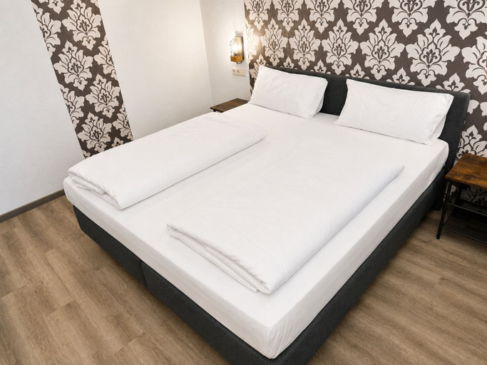 Bedroom 4, Hotel Constantin, Trier