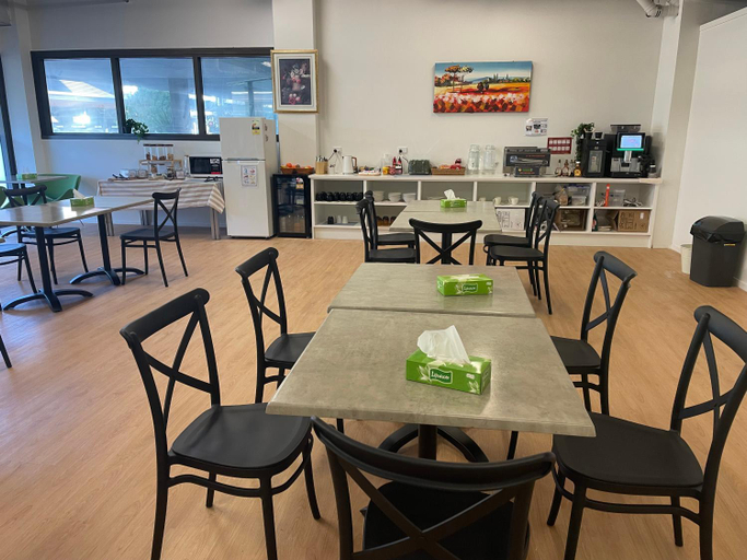 Food & Drinks 5, MCentral Apartments Manukau, Franklin