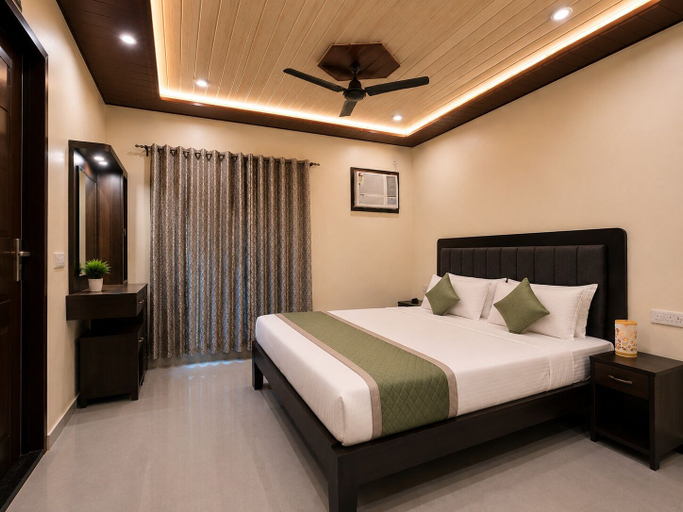Room 2, Shri Ram Janki Atithi Nivas, Varanasi