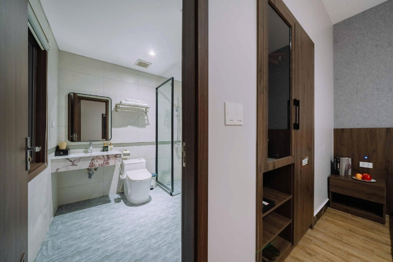 Bathroom, Viet Hoa Hotel, Cát Hải