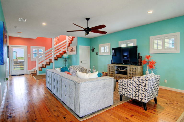Room 5, Salty Pelican - Family Friendly Community Pool, Nueces