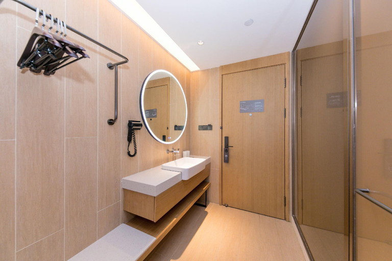 Bathroom 3, Ji Hotel Shanghai Xuhui Binjiang, Shanghai