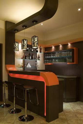 Food & Drinks 5, Alfa, Győr