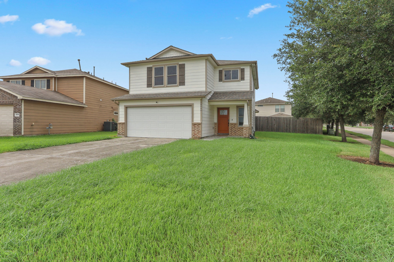 Exterior 3, Sweet Home - Private BR in a Shared Home, Houston