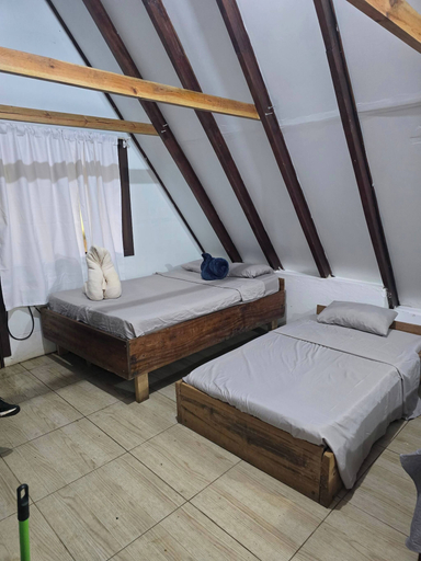 Room 4, Private and Pleasant, Montes de Oro