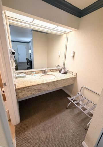 Bathroom 4, JC Inn, Polk