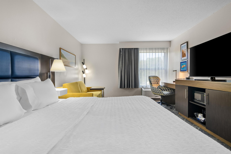Bedroom 3, Hampton Inn Portage, Porter