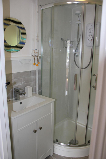 Bathroom, Lil' Nauti, Cornwall