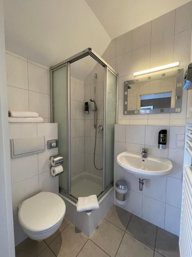Bathroom 3, Auerstein, Heidelberg