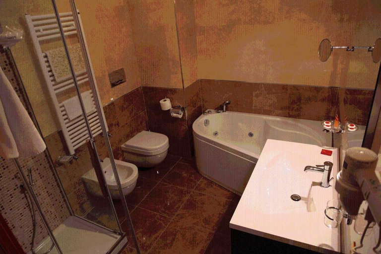 Bathroom 4, Al Boschetto, Frosinone