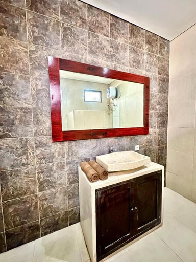 Bathroom 2, Kailash Suites Balangan, Badung