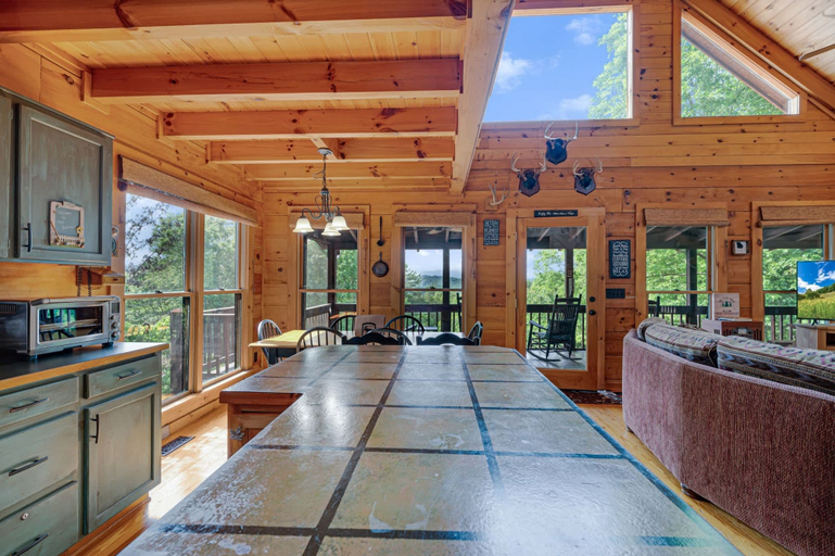 Room 2, Mountain Views w Slide Hot Tub Game Room, Fannin