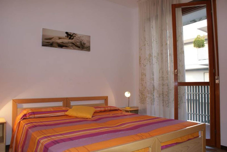 Room 3, Relaxing Flat by the Pool With Sports Courts, Venezia
