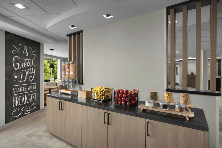 Food & Drinks 5, TownePlace Suites by Marriott - Des Moines Urbandale, Polk