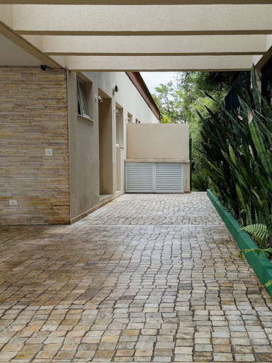 Property grounds 2, Casa com 4 Quartos - Alto Padrão, Carapicuíba