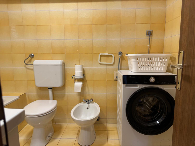 Bathroom 3, Zupan apartments, Ližnjan