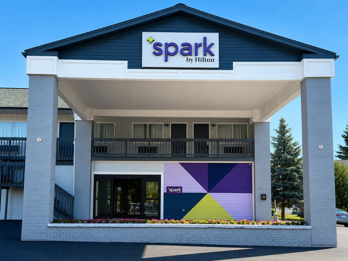 Exterior & Views 2, Spark by Hilton Lake George Outlets, Warren