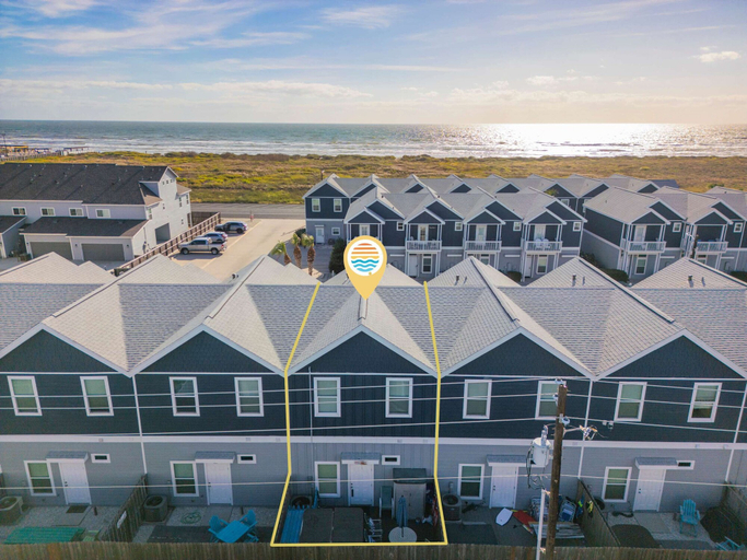 Room 2, Walk to Beach Private Hot Tub Pool Dog Friendly, Nueces