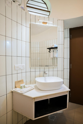 Bathroom 4, Kadkani River Resort Ammathi, Kodagu